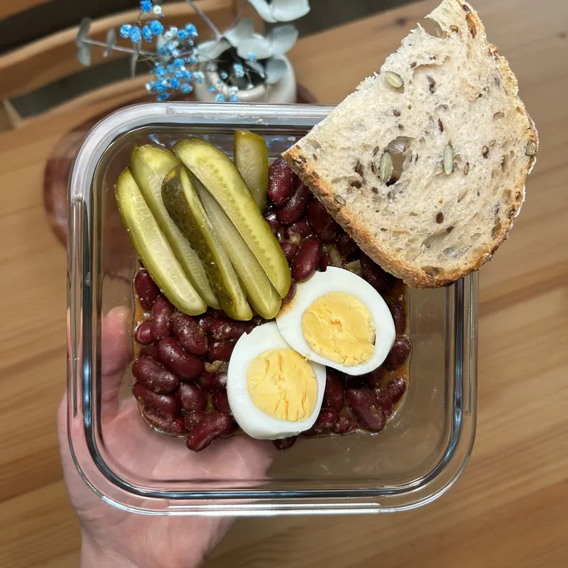 Fazole na kyselo s chlebem, recept z Nutrikalkulačky