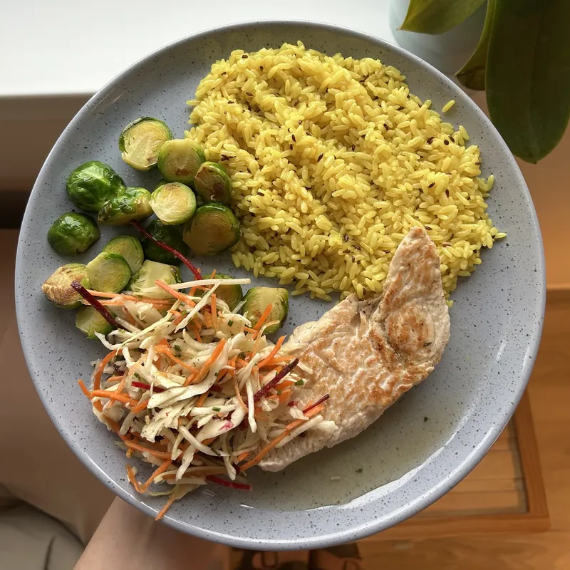 Kuřecí steak s rýží a kapustičkami, recept z Nutrikalkulačky