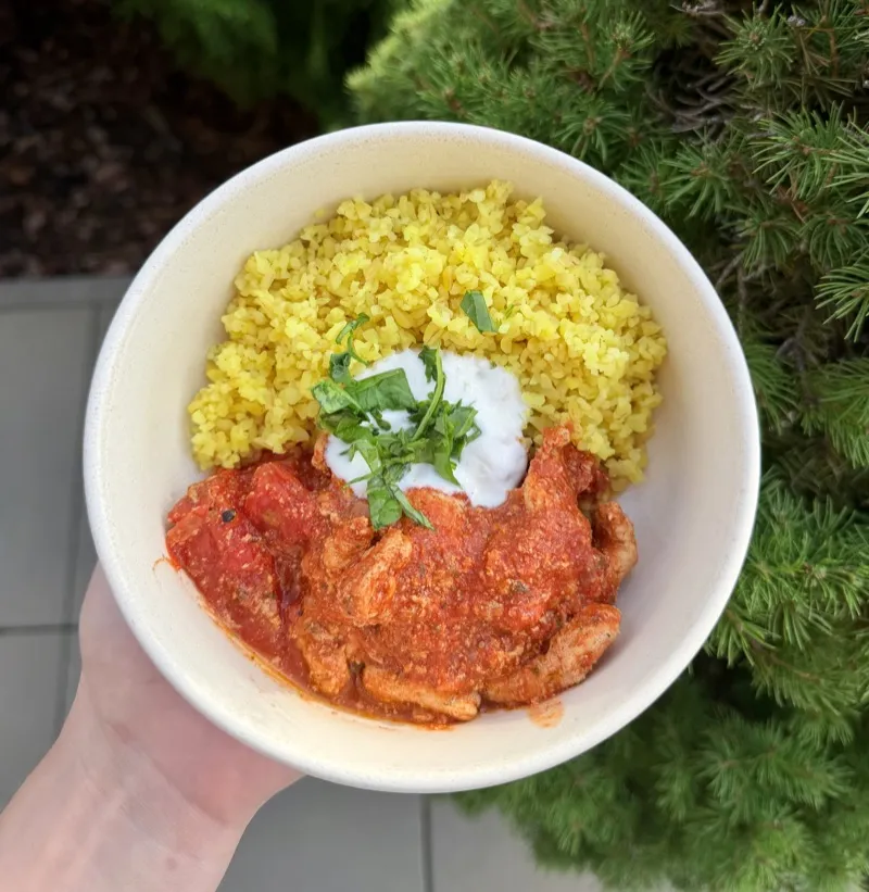 Kuřecí tikka masala s bulgurem, recept z Nutrikalkulačky