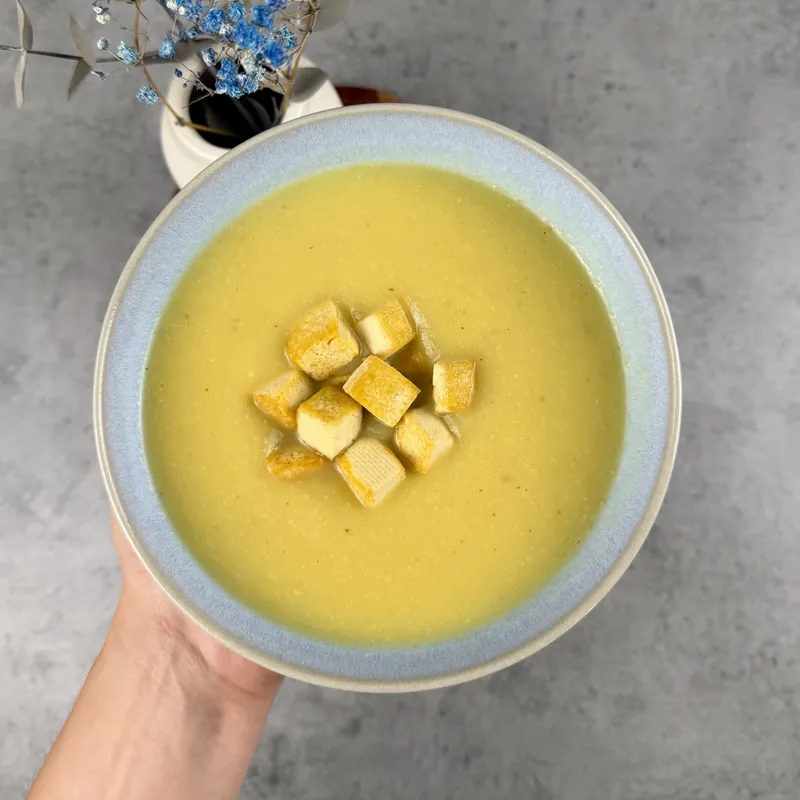 Květákový krém s křupavým tofu, recept z Nutrikalkulačky