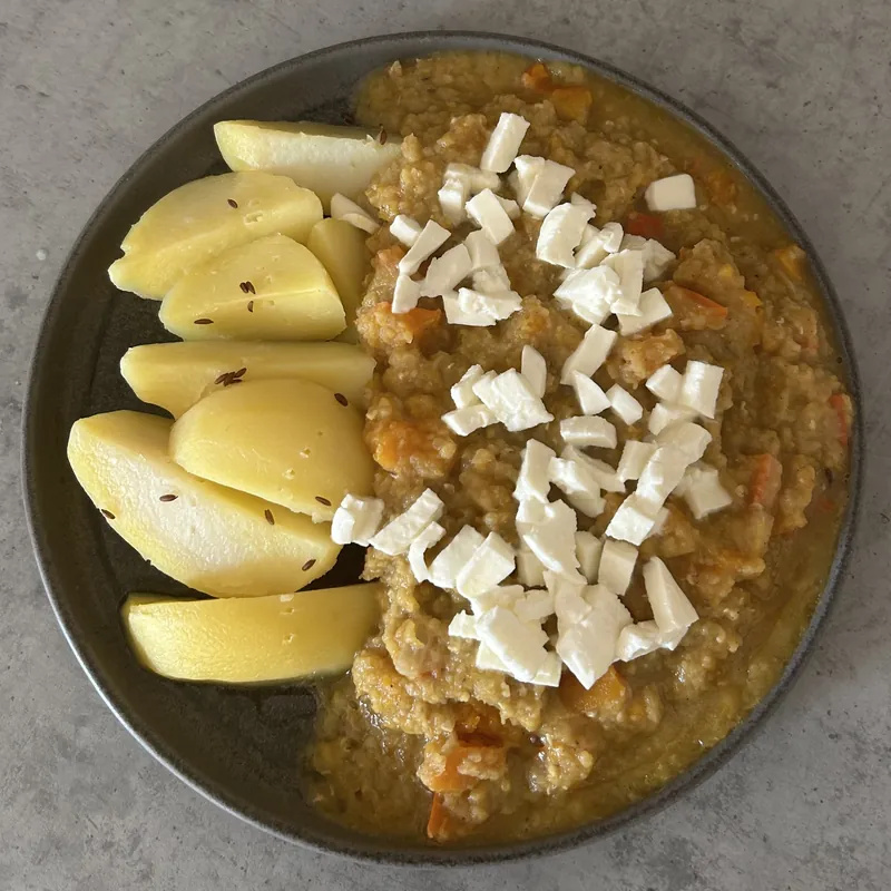 Masala červená čočka s brambory, recept z Nutrikalkulačky