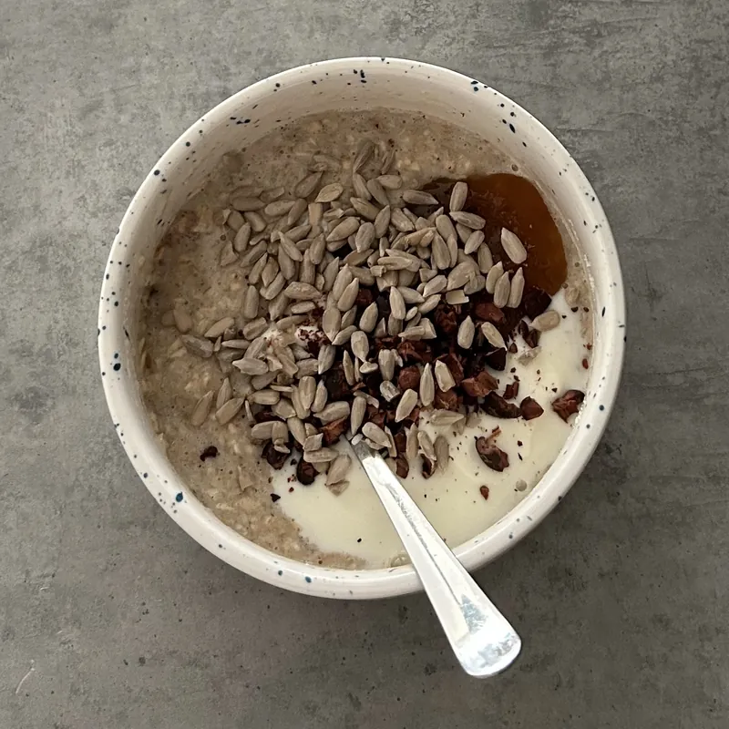 Ovesná kaše s řeckým jogurtem, recept z Nutrikalkulačky