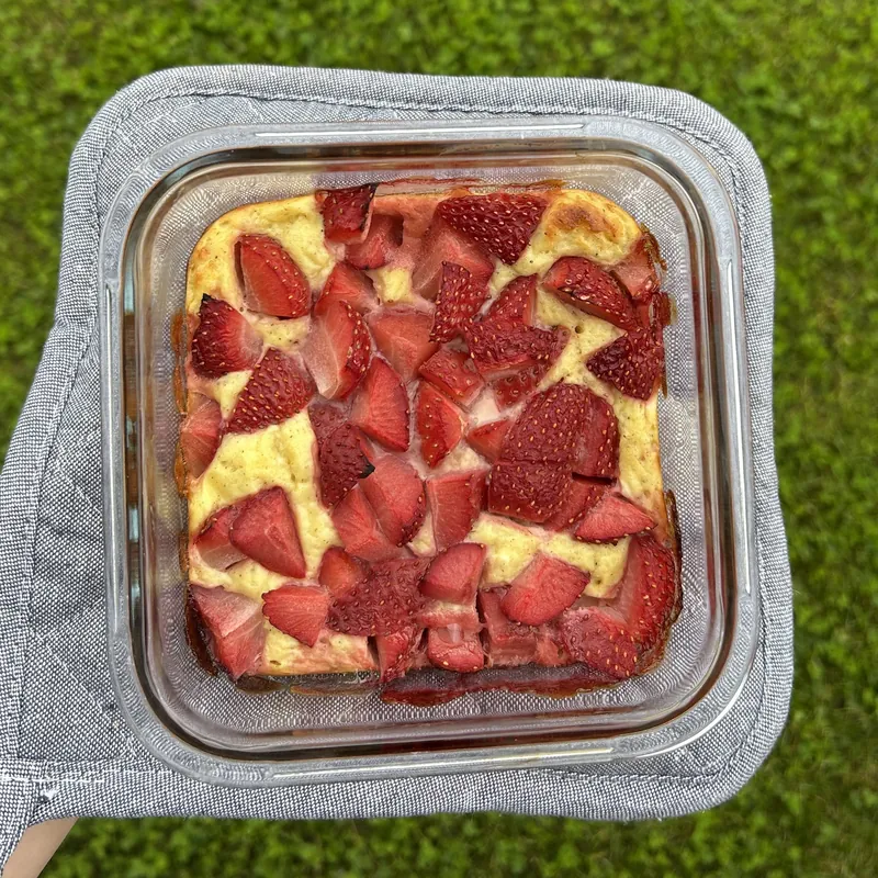Pečený tvaroh s jahodami, recept z Nutrikalkulačky