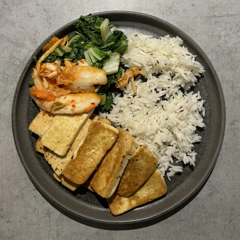 Tofu s rýží a kimchi, recept z Nutrikalkulačky
