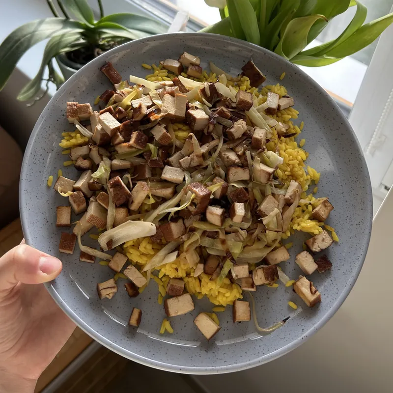 Uzené tofu s bílým zelím a rýží, recept z Nutrikalkulačky