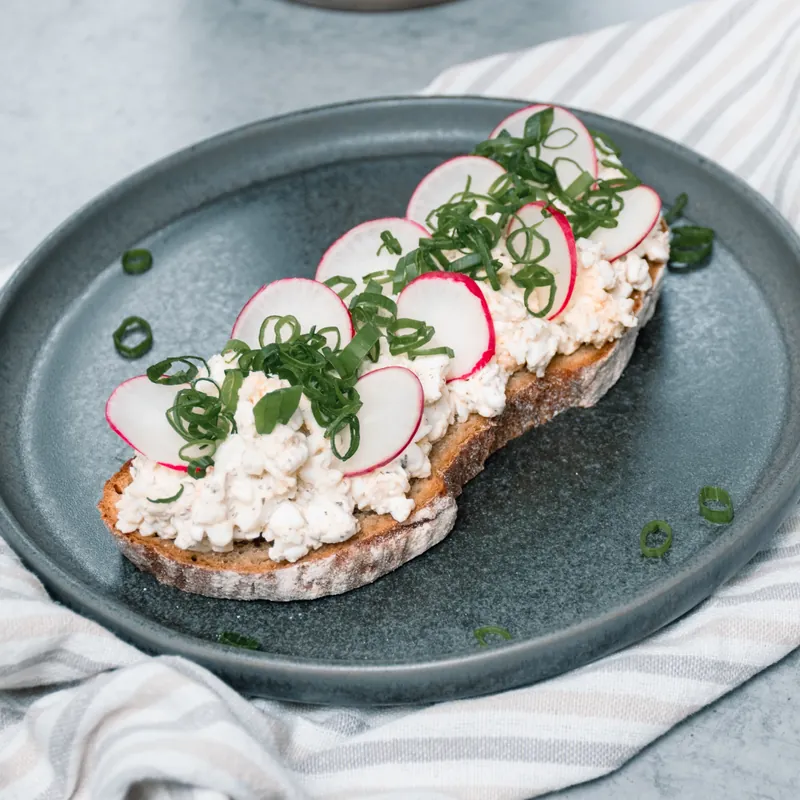 Vajíčková pomazánka s chlebem, recept z Nutrikalkulačky