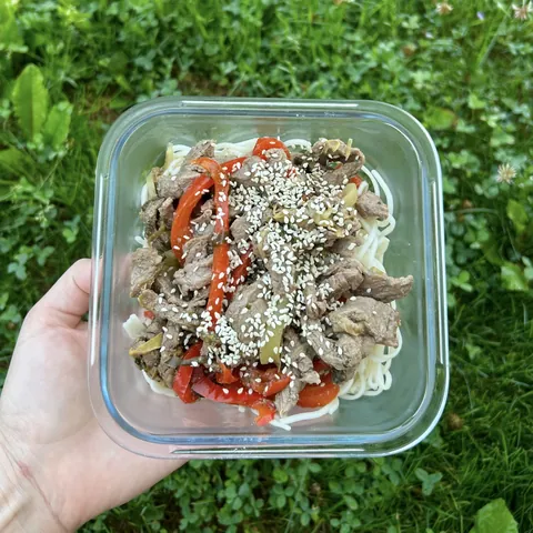 Asijské hovězí nudličky, recept z Nutrikalkulačky