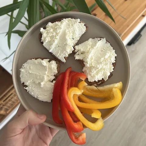 Chléb s tvarohem, recept s výživovými hodnotami