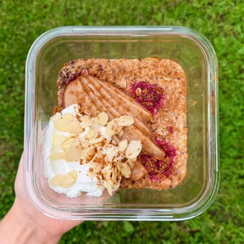 Pečená ovesná kaše s hruškami a malinami, recept z Nutrikalkulačky