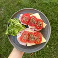 Chléb s máslem šunkou a sýrem, recept z Nutrikalkulačky