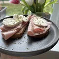 Chléb s žervé, šunkou a mozzarellou, recept z Nutrikalkulačky