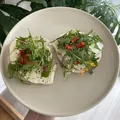 Chléb s žervé, šunkou a volským okem, recept s výživovými hodnotami