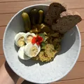 Čočka na kyselo s vejcem a chlebem, recept z Nutrikalkulačky