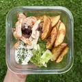 Domácí kuřecí gyros s pečenými brambory, recept z Nutrikalkulačky