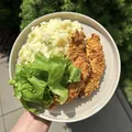Kuřecí stripsy v troubě se šťouchanými brambory, recept s výživovými hodnotami